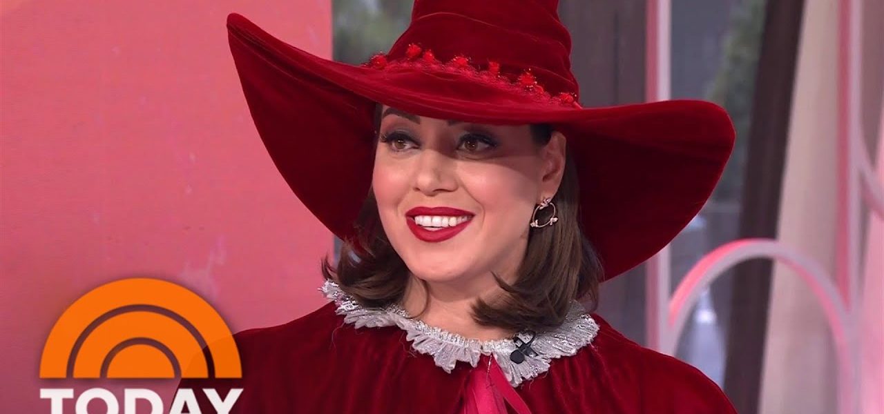 Aubrey Plaza Dresses Up As The 'Christmas Witch'