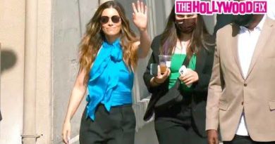 Jessica Biel Smiles & Waves To Fans While Arriving At Jimmy Kimmel Live! Studios In Hollywood, CA