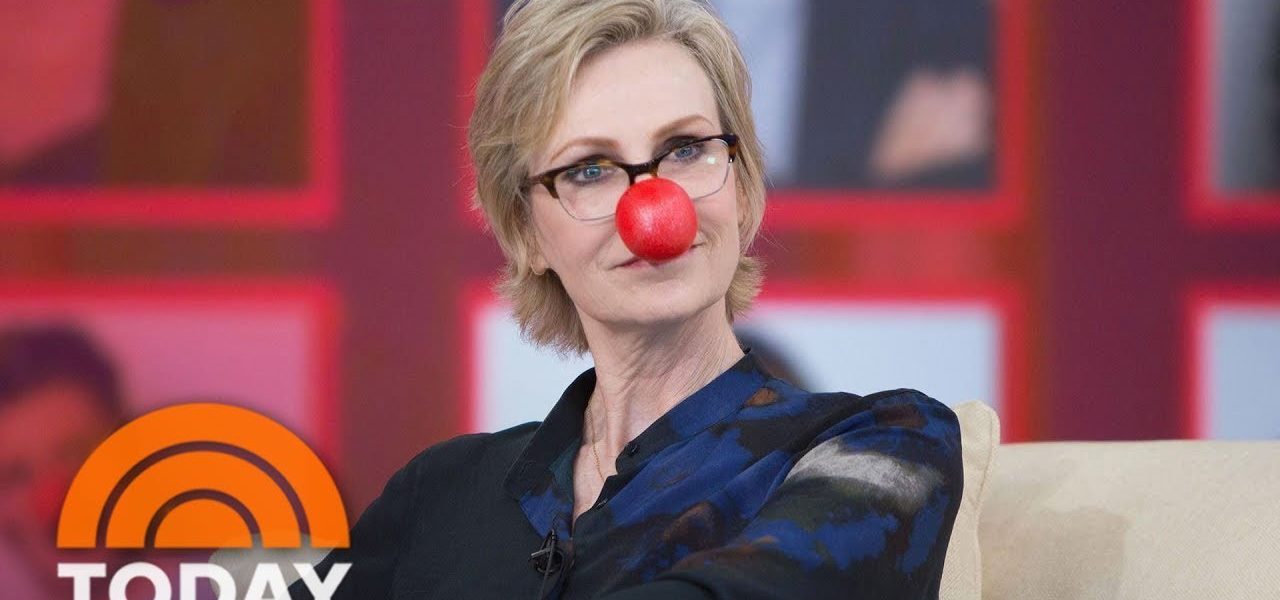 Jane Lynch Previews ‘Red Nose Day Special,’ ‘Hollywood Game Night’ | TODAY