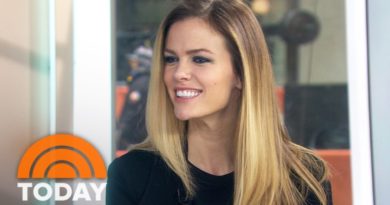 Brooklyn Decker Still Can’t Believe She’s Acting With Jane Fonda And Lily Tomlin | TODAY