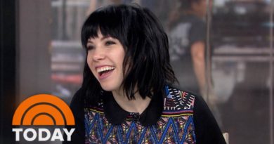 Carly Rae Jepsen: ‘I Bribed’ Tom Hanks To Be In My Video | TODAY