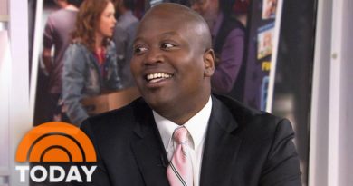 'Kimmy Schmidt's' Tituss Burgess Sends Greetings To His Mom | TODAY