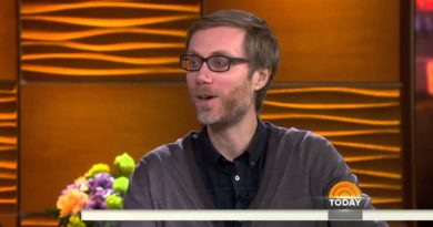 Stephen Merchant Tries Out Twitter's Best Pickup Lines | TODAY